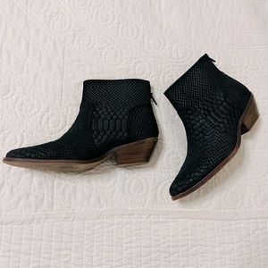 Diba Ankle western Booties.Size 8.Black Suede Leather Embossed Almond toe.